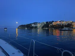 Hora azul en la costa