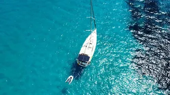 El velero visto desde el cielo